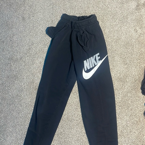 Nike youth XL Sweatpants - Picture 1 of 2